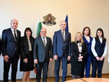 Вицепремиерът Лазаров проведе среща с министъра на правата на човека и малцинствата на Черна гора