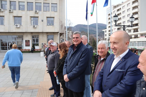 Лидерът на "Български възход" обсъди приоритетите на партията с избиратели в Пловдив