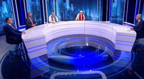 В студиото на "Панорама" стана горещо, политици бяха на косъм да стигнат до бой