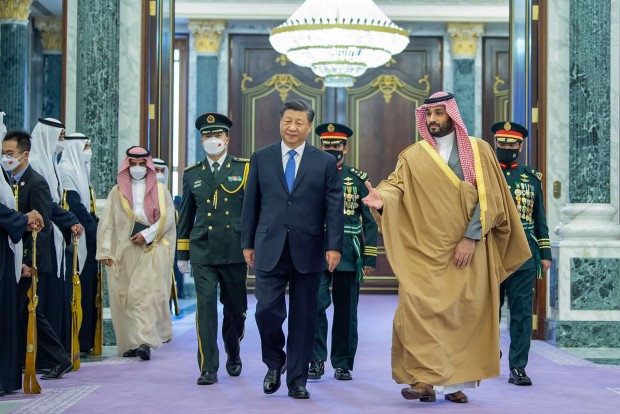 NY Times: Пекин отправи предизвикателство към САЩ, слагайки край на дипломатическата им хегемония в Близкия Изток