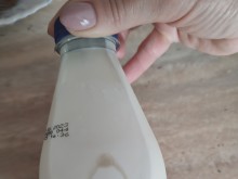 Клиент: Каква е тази утайка в млякото? Гнусно или нормално?