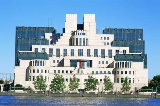 The Times: MI5 ще помага директно на британските фирми да се борят със заплахите от Русия и Китай