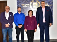 Президентът на БФ Волейбол обсъди кампанията "С волейбол на училище" в Ловеч