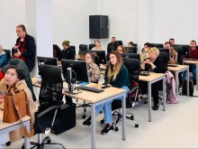 Студентите от Университет "Проф. д-р Асен Златаров" имат нова IT лаборатория