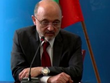 Министър Меджидиев: Прекратяването на договора с Pfizer/BioNTech е разумно