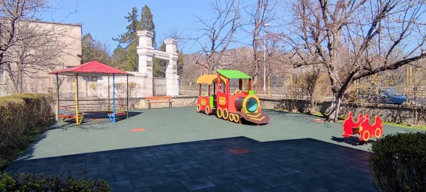 Още една детска площадка в Сливен е с обновена визия