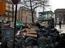 Заради стачка: Париж тъне под 6 хиляди тона боклук