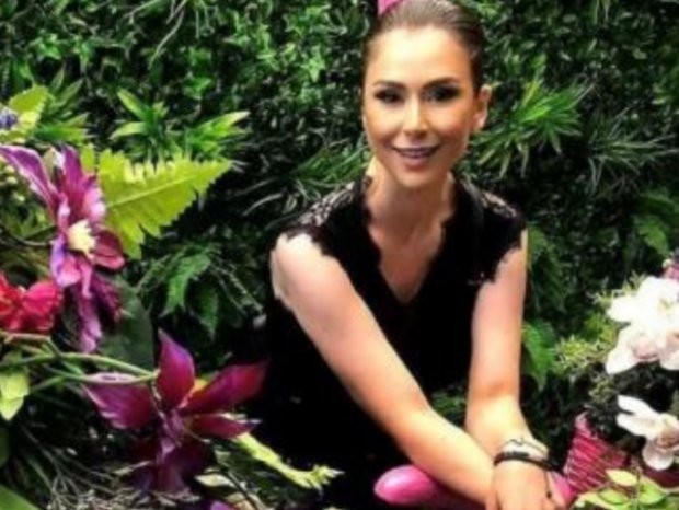 Експлеймейтката Ася Капчикова има цветна градина в хола Красавицата сподели