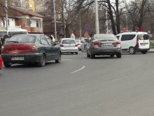 Катастрофа е станала на кръгово кръстовище в Пловдив