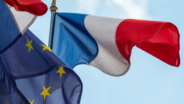 Франция бави процеса за съвместни покупки на снаряди за Украйна