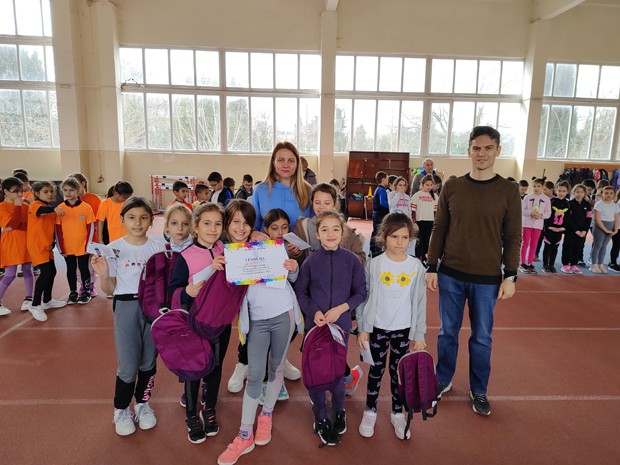 Над 60 деца от 1 и 2 клас се включиха в Ученическа купа Варна 2023