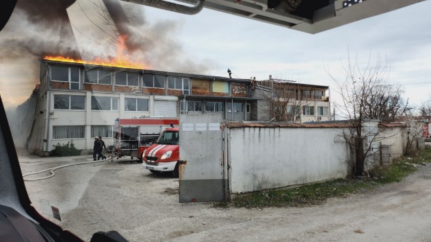Няма пострадали при пожара в Пловдив