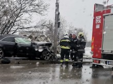 Двама са в болница след катастрофа на три автомобила в Студентски град
