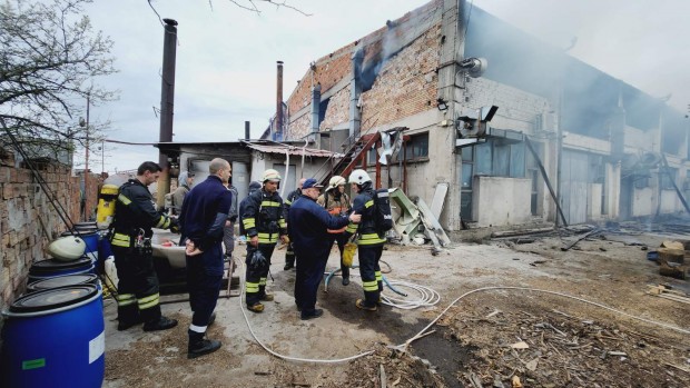 </TD
>Овладян е пожарът в северната част на Пловдив, предава репортер
