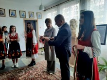 В Пловдивско: Откриха бюст-паметник на Ботев в присъствието на Митрофанова