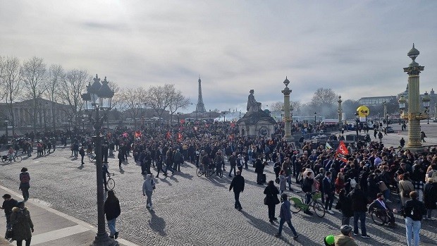 Нов протест срещу пенсионната реформа на площад "Конкорд" в Париж