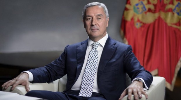 Мило Джуканович разпусна парламента на Черна гора три дни преди президентските избори