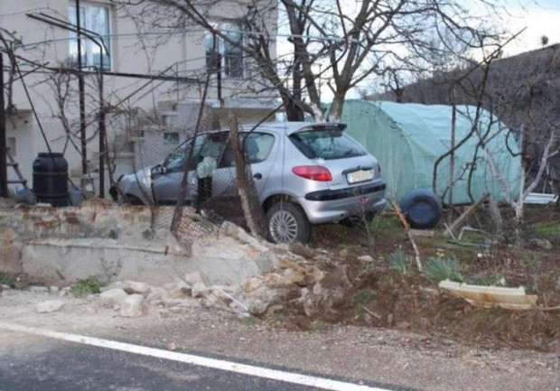 Шофьор катастрофира рано тази сутрин на третокласния път Падеш-Благоевград.Пътният инцидент е станал