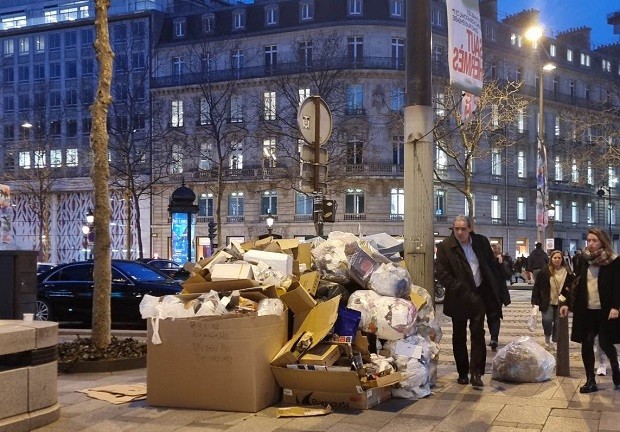 Над 7 хиляди тона боклук стои неизвозен по улиците на