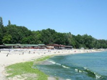 Учителите без пари на море