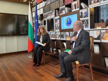 Йотова за нападението срещу културния център: Не вярвам, че е само криминално проявление