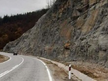 Движението при км 14 на АМ "Марица" се осъществява само в изпреварващата лента