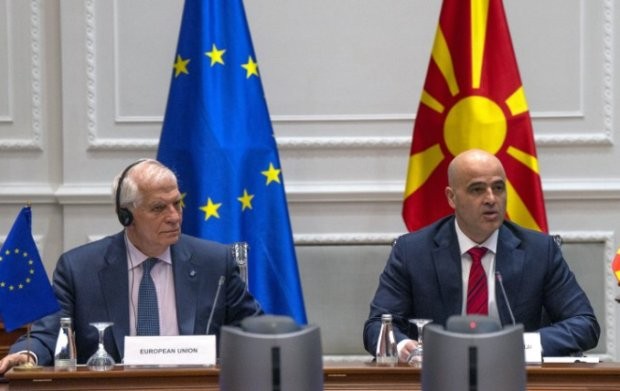 Северна Македония пое ангажимент да промени Конституцията си в която
