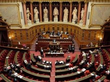 Внесоха вот на недоверие срещу френското правителство