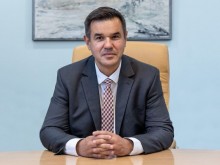 Чужди безнесмени контактуват директно с министър Стоянов
