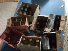 В Гърция арестуваха 21 души по схема за контрабанда на нелегален алкохол от България