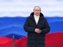 Путин пристигна в Крим за годишнината от присъединяването на полуострова в Русия