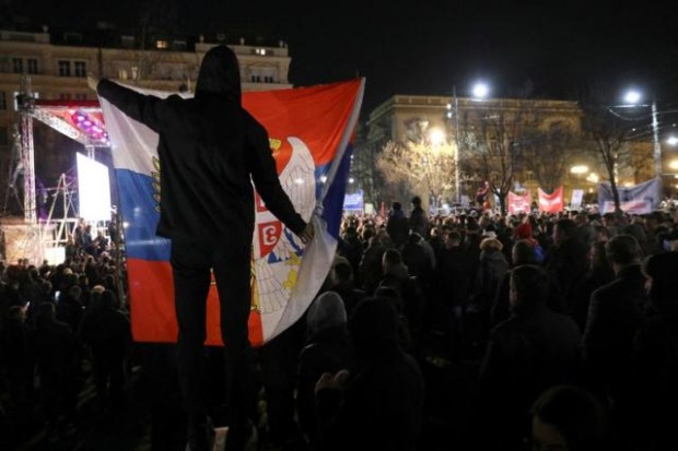 Blic: "Екстремисти" планират мащабни протести в Сърбия след срещата в Охрид