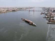 121-метровата яхта на Садам Хюсеин ръждясва в бреговете на река Ефрат