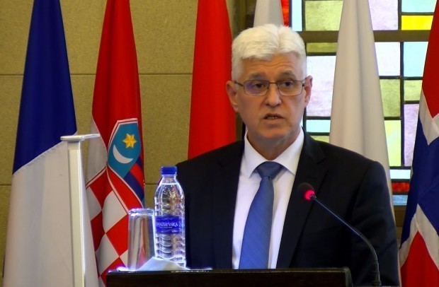 Димитър Стоянов ще участва в срещата на министрите на отбраната и външните работи на ЕС