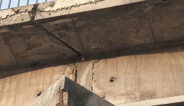 Пукнатини и откъртен бетон: Опасен мост в Кресненското дефиле по пътя към Гърция
