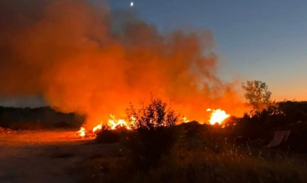 Пожар е възникнал снощи в кравеферма в дупнишкото село Крайници