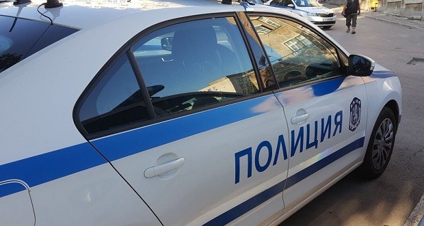 43-годишен мъж е с опасност за живота след нападение от двама души в Добрич, съобщават от полицията. Инцидентът е станал