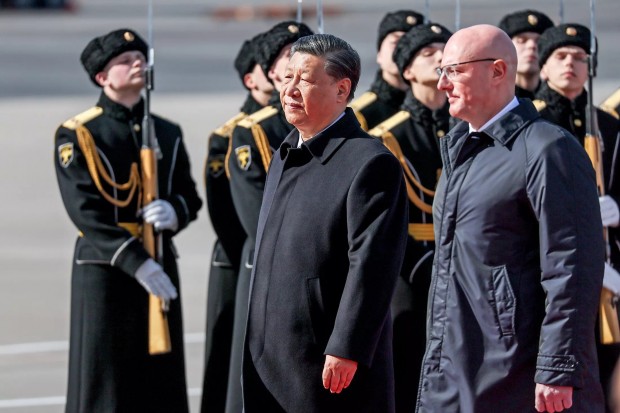 Си Дзинпин от Москва: Китай е готов заедно с Русия да пази международния ред