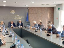 Министър Шишков проведе среща с Асоциацията на българските застрахователи