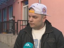 Рапърът Кристо за майка си: Състоянието й е тежко!