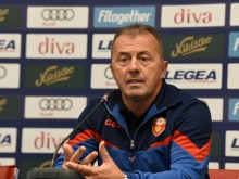 Треньорът на Черна гора: България е футболна страна, следим я покрай Кръстаич