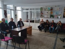 Прокурори от Смолян разговаряха в село Елховец за мигрантския натиск и телефонните измами
