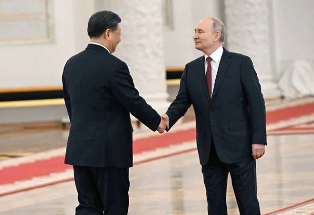 Путин обяви готовността на Русия да премине към юани в търговията с други страни