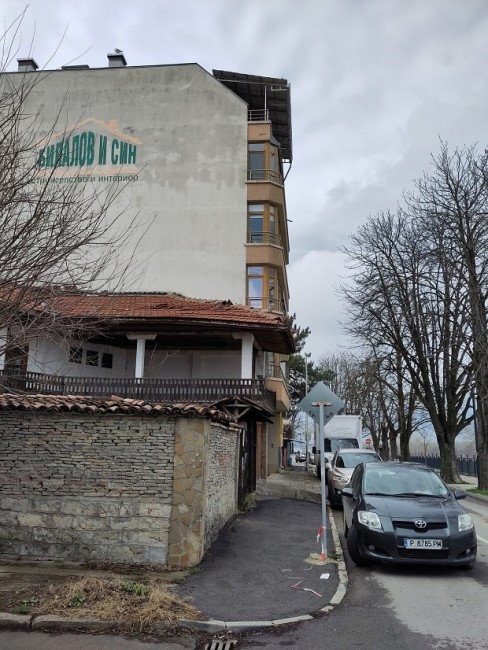 TD За опасен покрив на къща в Русе съобщава в социалните