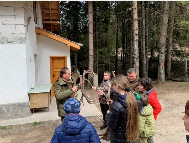 Деца посетиха ДЛС "Извора" в Международен ден на горите