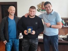 Наградиха еврошампиона по борба Георги Иванов