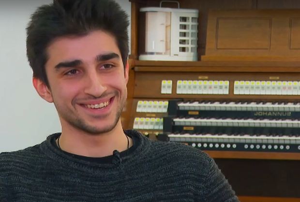 Млад пианист с благотворителен концерт за пострадалите от трусовете в Турция