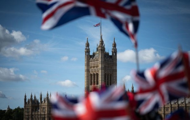 Лондон представи план за превръщането на Великобритания в "технологична свръхдържава" до 2030 година