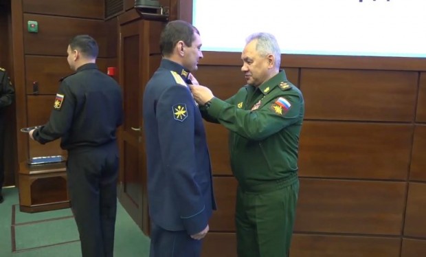 Шойгу връчи медали на пилотите, които свалиха MQ-9 Reaper в Черно море