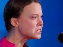 Грета Тунберг стана "доктор" без да е завършила средното си образование?